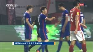 中超半程回顾：上海海港与申花状态急剧下滑的原因剖析